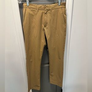 Jcrew factory men’s Thompson flex lightweight pant. Size 30/30, color darker tan